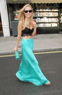 Kimberley Garner feet photo thumbnail