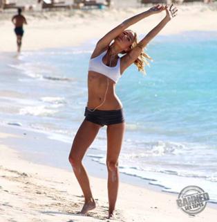 Kimberley Garner feet photo thumbnail