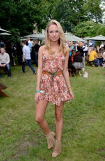 Kimberley Garner feet photo thumbnail