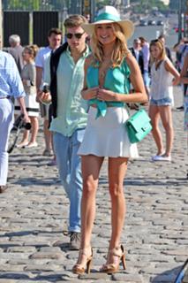 Kimberley Garner feet photo thumbnail