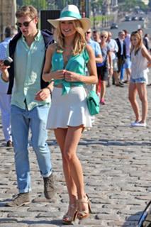 Kimberley Garner feet photo thumbnail