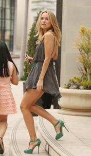 Kimberley Garner feet photo thumbnail