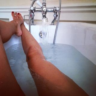 Kimberley Garner feet photo thumbnail