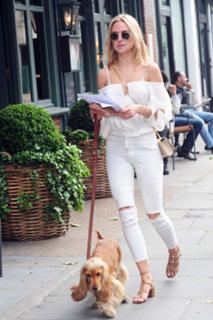 Kimberley Garner feet photo thumbnail