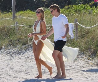 Kimberley Garner feet photo thumbnail