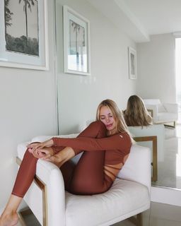 Kimberley Garner feet photo thumbnail