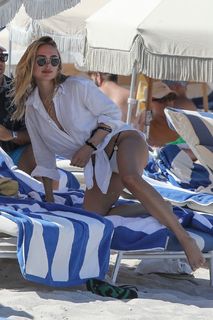 Kimberley Garner feet photo thumbnail