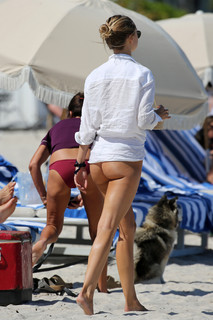 Kimberley Garner feet photo thumbnail