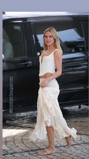 Kimberley Garner feet photo thumbnail