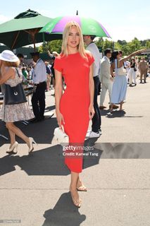 Kimberley Garner feet photo thumbnail