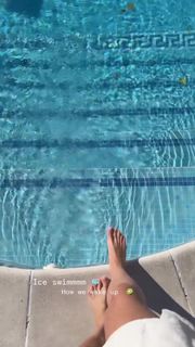 Kimberley Garner feet photo thumbnail