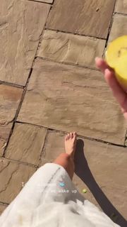 Kimberley Garner feet photo thumbnail