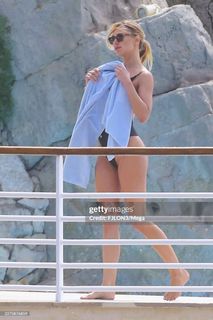 Kimberley Garner feet photo 9