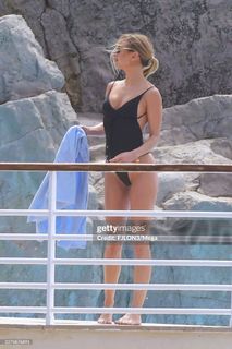 Kimberley Garner feet photo 5