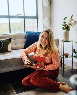 Kimberley Nixon feet photo 2