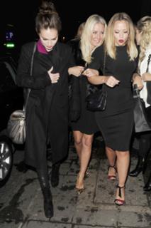 Kimberley Walsh feet photo thumbnail