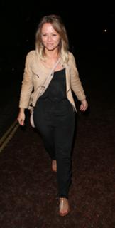 Kimberley Walsh feet photo thumbnail