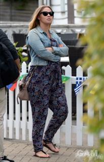 Kimberley Walsh feet photo thumbnail