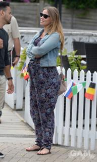 Kimberley Walsh feet photo thumbnail