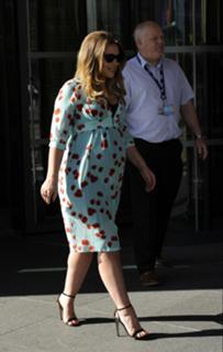 Kimberley Walsh feet photo thumbnail