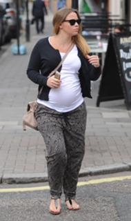 Kimberley Walsh feet photo thumbnail