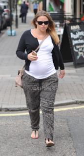 Kimberley Walsh feet photo thumbnail