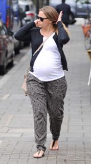 Kimberley Walsh feet photo thumbnail