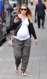 Kimberley Walsh feet photo thumbnail