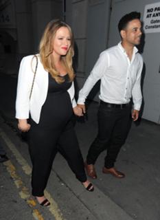 Kimberley Walsh feet photo thumbnail