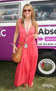 Kimberley Walsh feet photo thumbnail