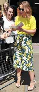 Kimberley Walsh feet photo thumbnail