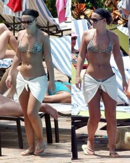 Kimberley Walsh feet photo thumbnail