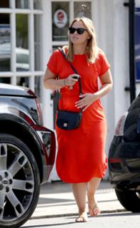 Kimberley Walsh feet photo thumbnail