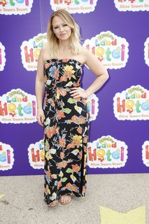 Kimberley Walsh feet photo thumbnail