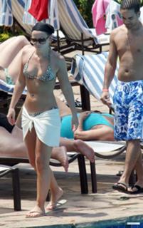 Kimberley Walsh feet photo thumbnail