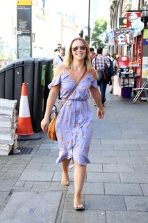 Kimberley Walsh feet photo thumbnail