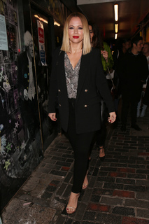 Kimberley Walsh feet photo thumbnail