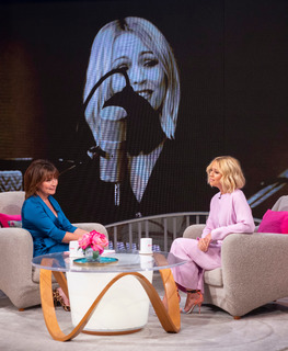 Kimberley Walsh feet photo thumbnail