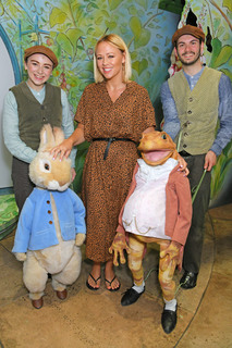 Kimberley Walsh feet photo thumbnail