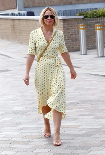 Kimberley Walsh feet photo thumbnail