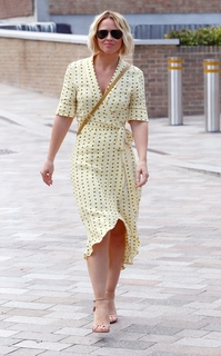 Kimberley Walsh feet photo thumbnail