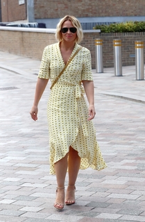 Kimberley Walsh feet photo thumbnail