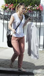 Kimberley Walsh feet photo thumbnail