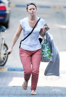 Kimberley Walsh feet photo thumbnail