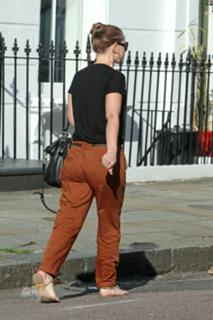 Kimberley Walsh feet photo thumbnail