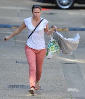 Kimberley Walsh feet photo thumbnail