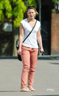 Kimberley Walsh feet photo thumbnail