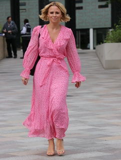 Kimberley Walsh feet photo thumbnail