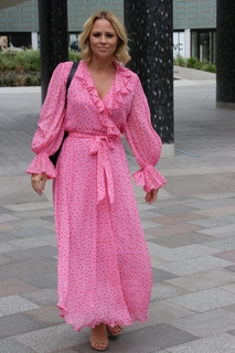 Kimberley Walsh feet photo thumbnail