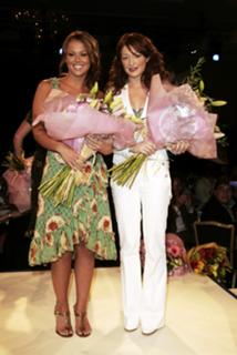 Kimberley Walsh feet photo thumbnail